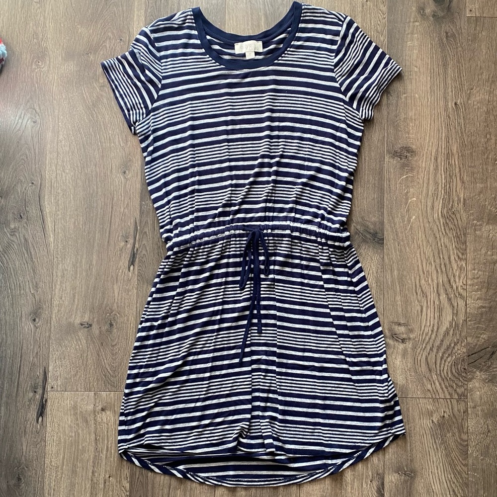 🛍Olive & Oak blue and grey striped jersey dress